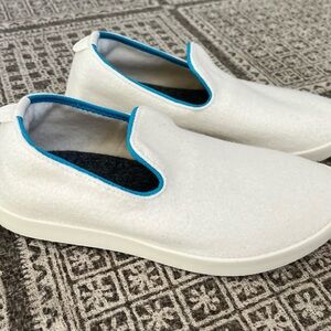 NWOT Allbirds Wool Slip On shoes size Y2 cream blue